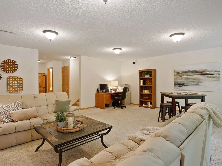 16487 Jarreau Ct — Photo 33