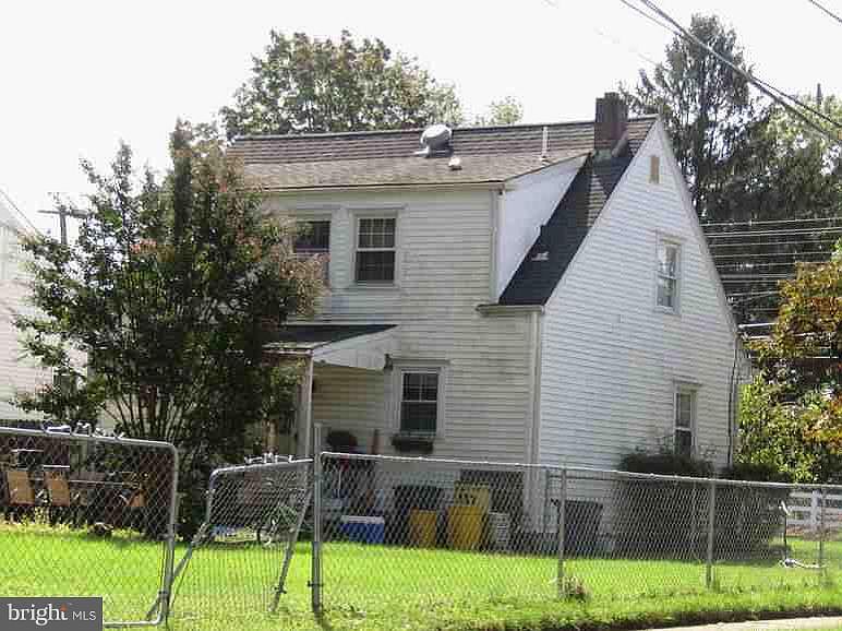 2nd image of 640 Kuser Rd