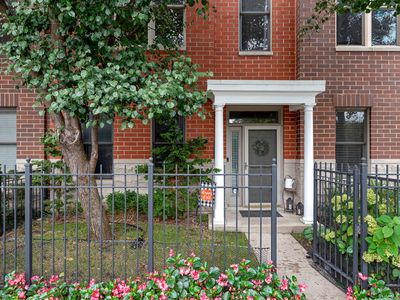 4028 N Clark St, Chicago, IL, 60613