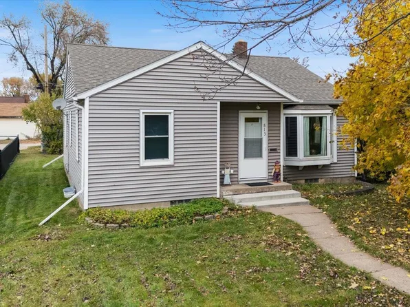 813 6th St S, Virginia, MN 55792