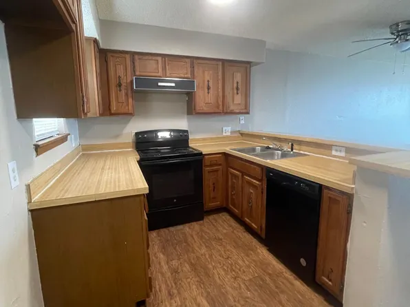 7636 S Youngs Blvd, Oklahoma City, OK 73159