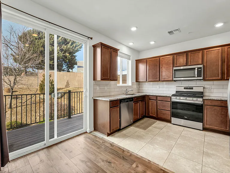 545 Gloria May Ln — Photo 12