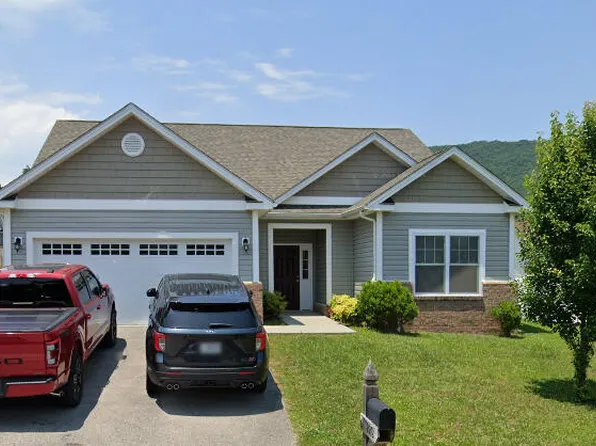 2912 Golden Ivy Dr, Roanoke, VA 24012