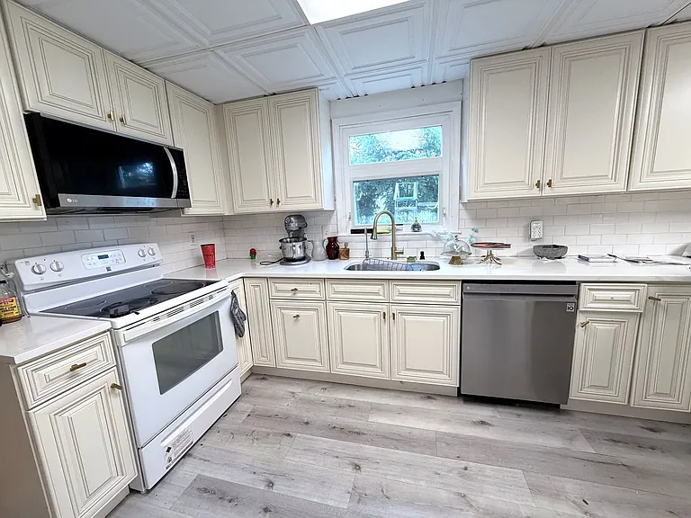 5849 Beverly Hills Rd — Photo 11