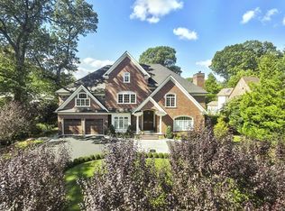 1329 Manor Cir, Pelham, NY 10803