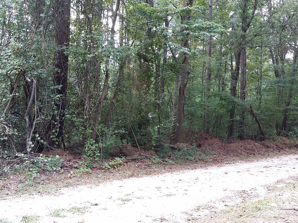 2nd image of 27 Lake Elder Rd