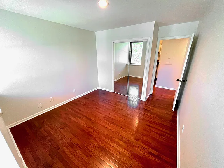 2006 Wealthy St SE #107 — Photo 9