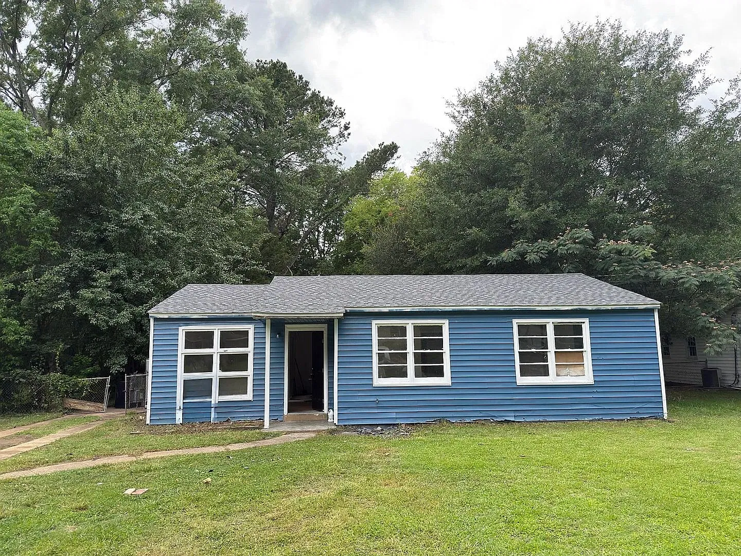 Renovated 3 Bed, 1 Bath Home on Avondale Rd — Photo 2