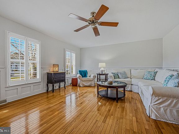 5th image of 13 Sheffield Rd