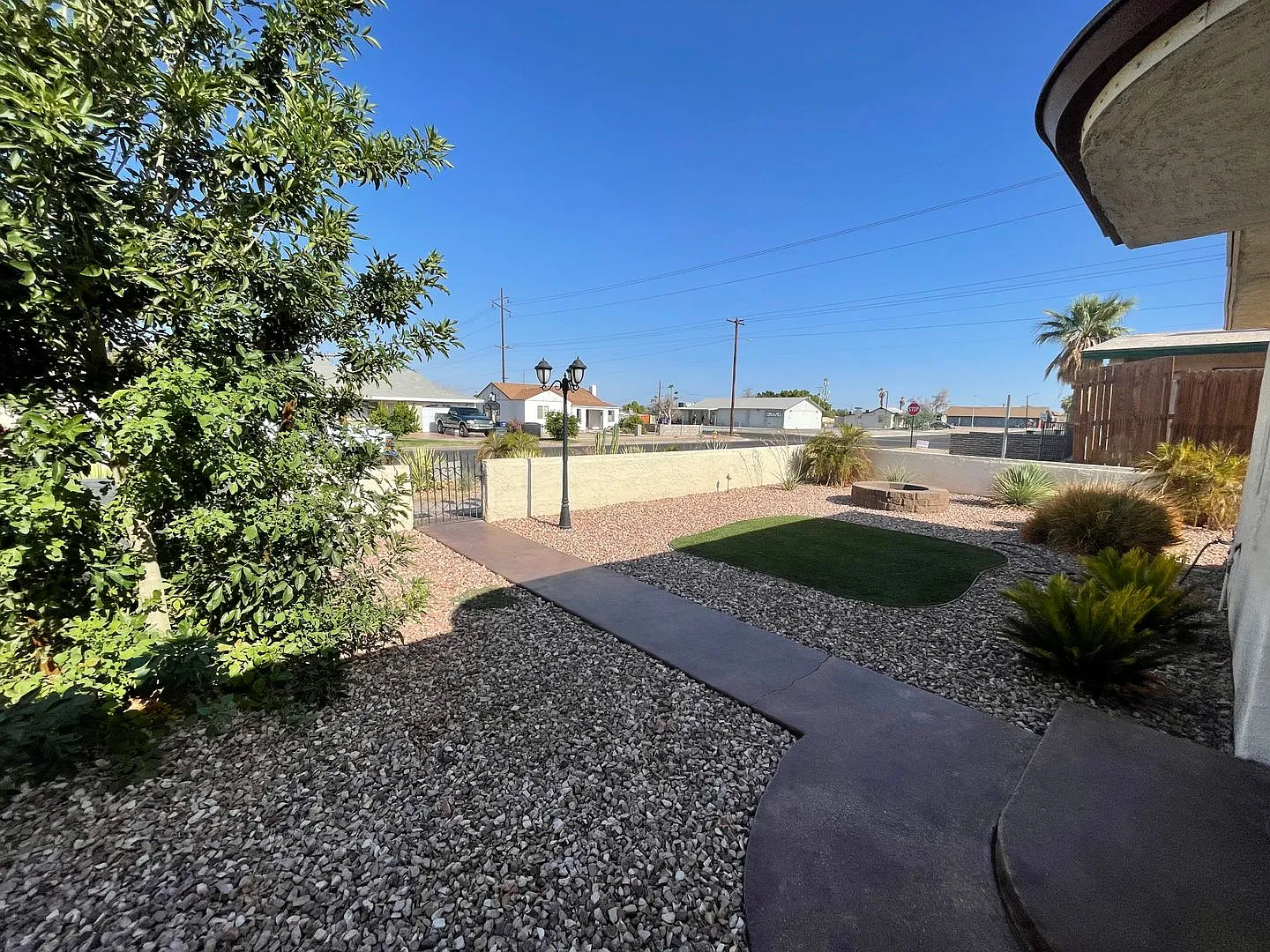 Affordable 2 Bedroom home near Downtown Yuma! — Photo 2