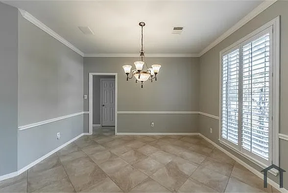 5 bed, 3023 sqft, $4,000 — Photo 4
