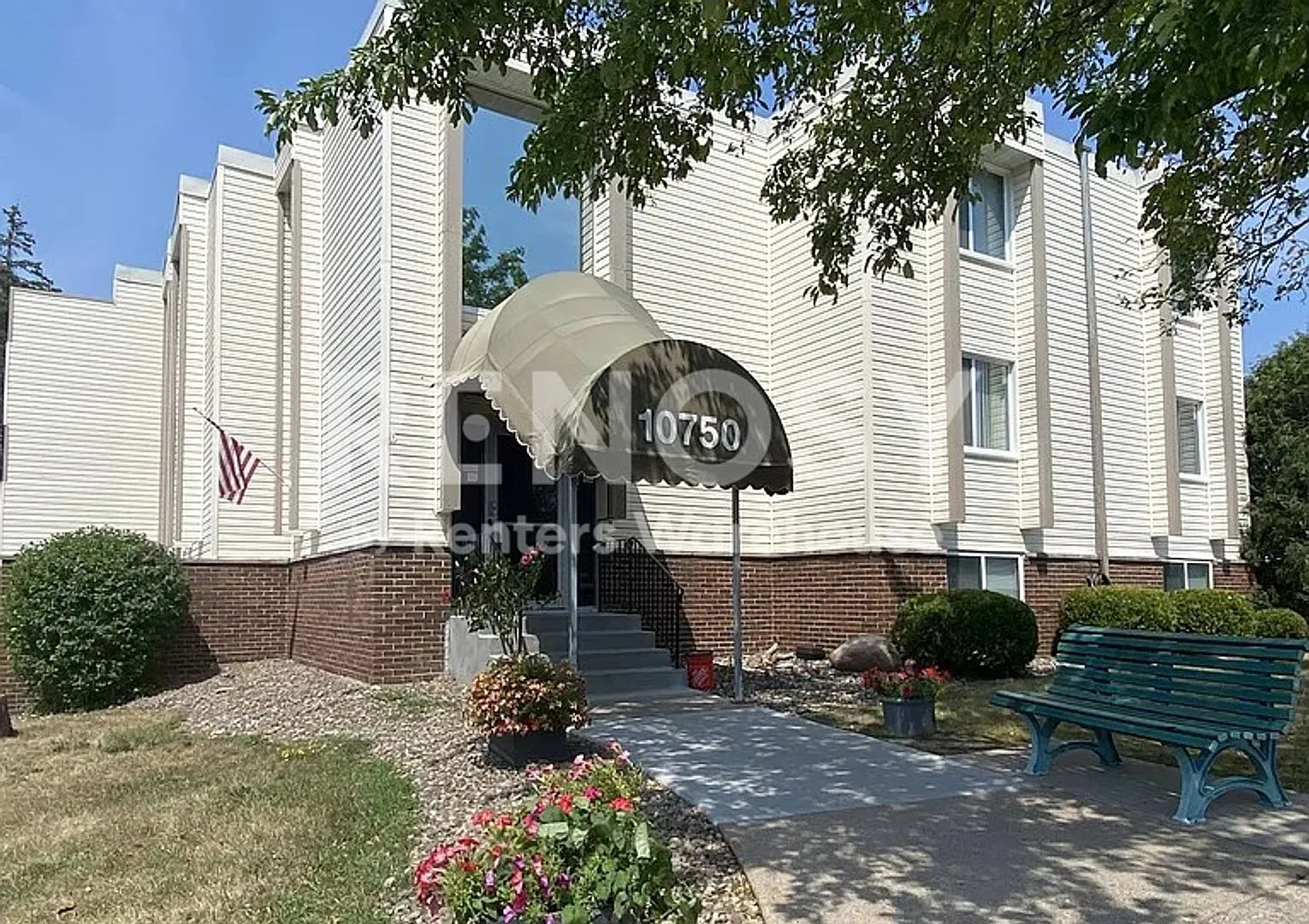 Available October 10th 1 Bedroom 1 Bath Condo in Plymouth — Photo 1