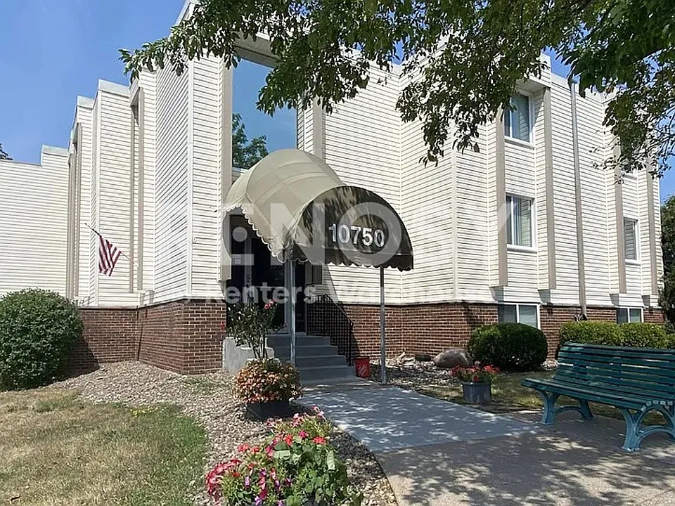 10750 Rockford Rd #102
