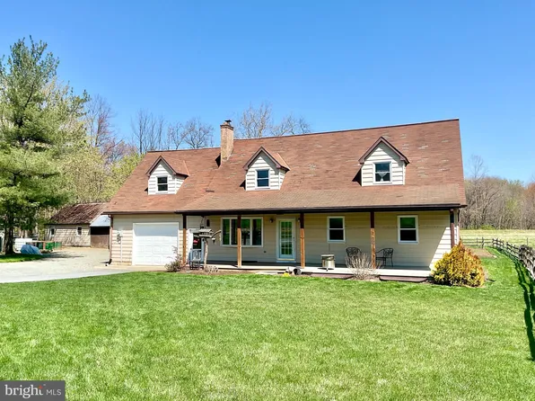 69 Fairview Rd, New Providence, PA 17560