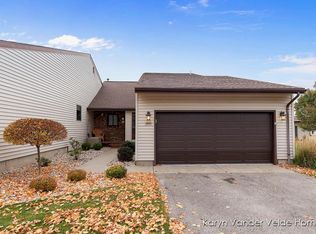 4865 Summergreen Ln #102, Hudsonville, MI 49426