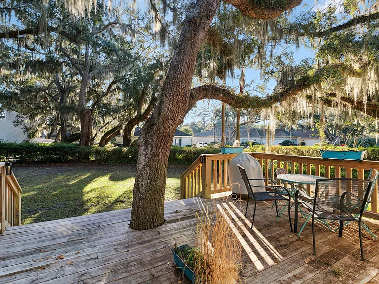 625 Executive Golf Villas — Photo 17
