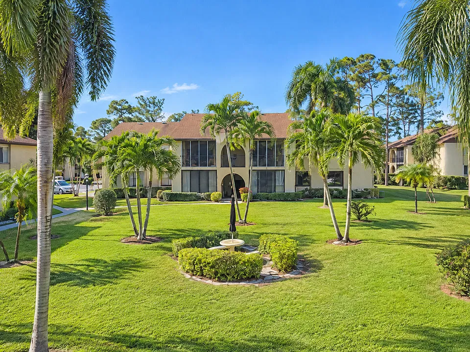 222 Pine Hov Cir #2B