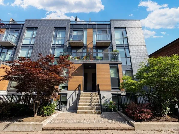 47 Macaulay Ave #603, Toronto, ON M6P 3P5