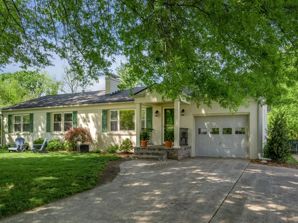 221 Greenbriar Rd, Lexington, KY 40503