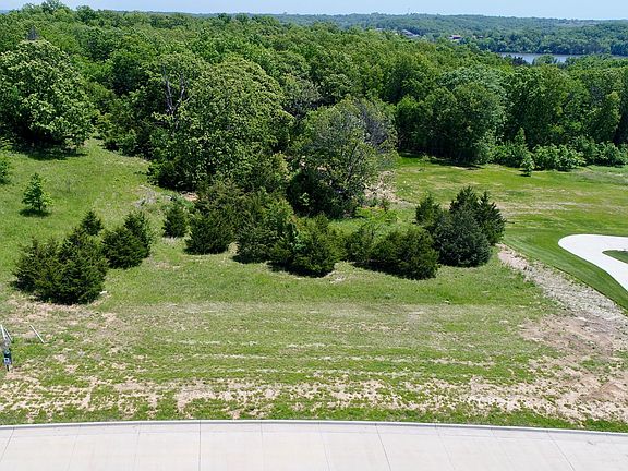 2nd image of 620 Thorngrass Dr