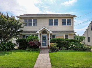 175 Division Ave, Massapequa, NY 11758