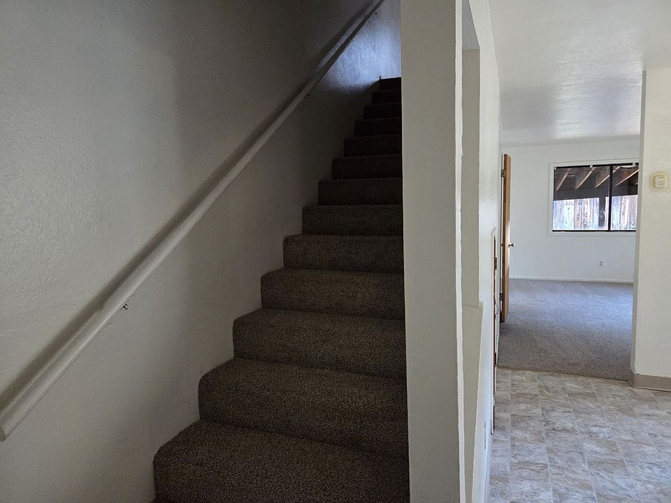 1st image of 1069 Sierra Blvd #B
