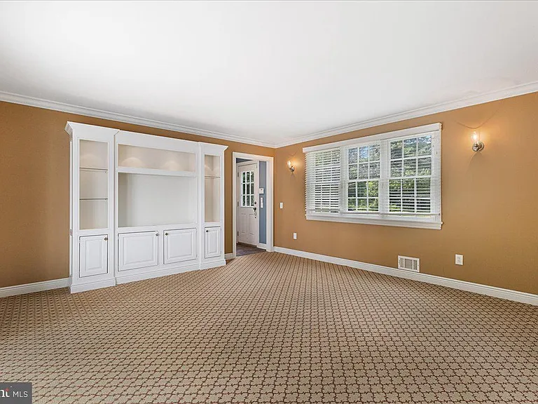 206 Snowden Ln — Photo 12
