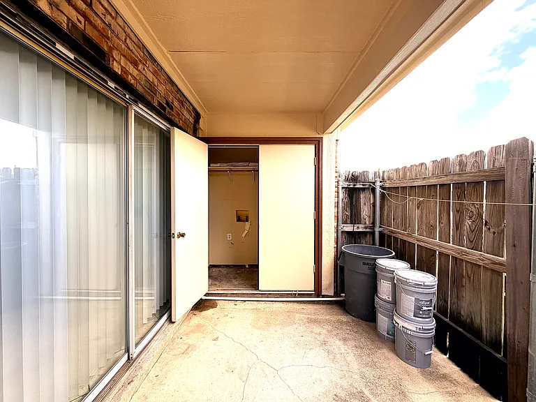 2302 Wales Cir #A — Photo 14