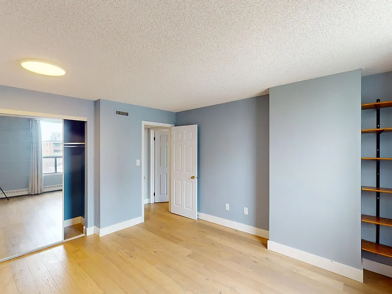 1001 13th Ave SW #940 — Photo 10