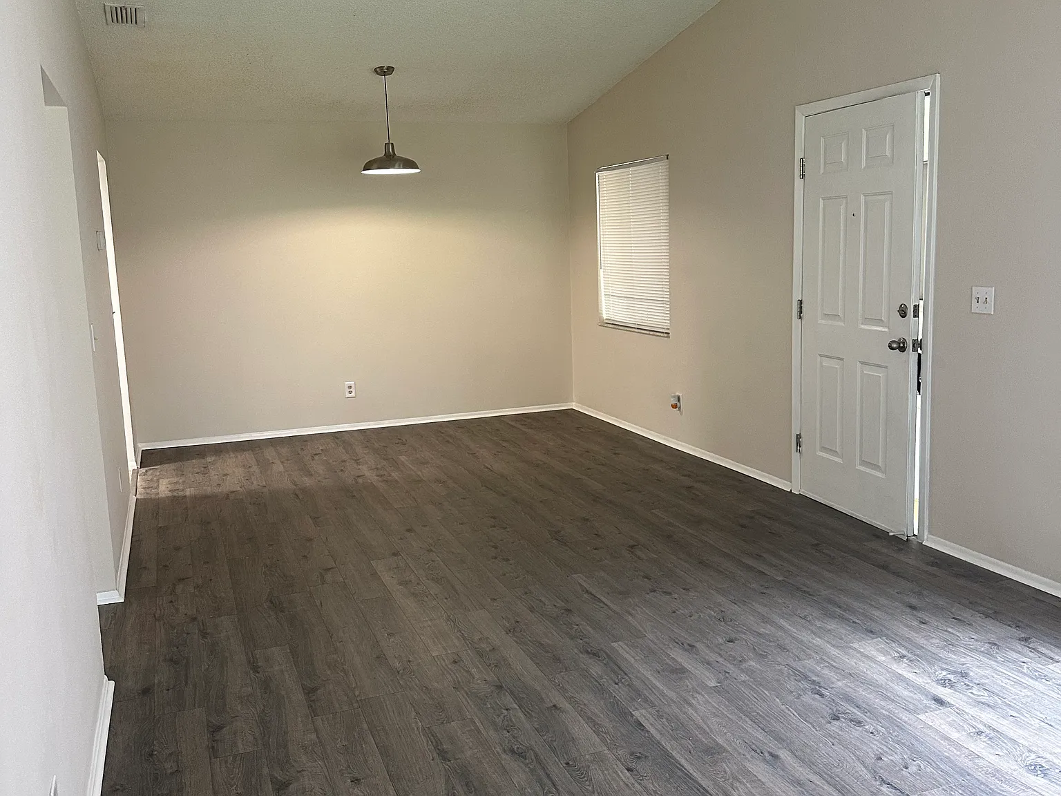 1 bed, 648 sqft, $1,200 — Photo 3