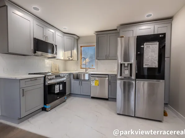 281 Gansevoort Boulevard image 1 of 11