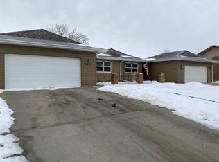 2507 S Cook Rd, Sioux Falls, SD 57105