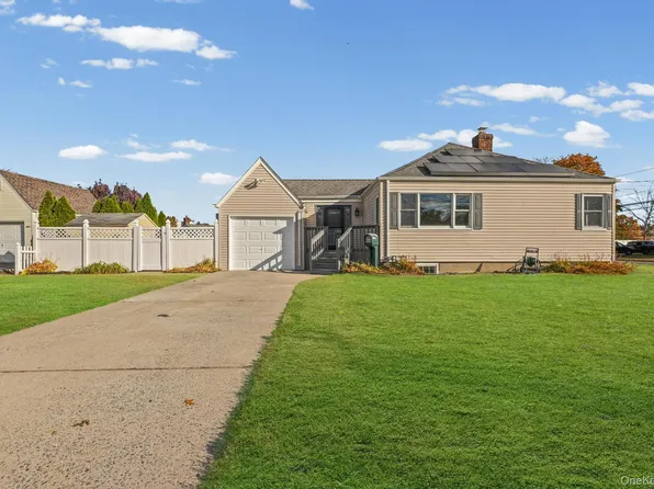 63 Cedar Avenue, Farmingdale, NY 11735