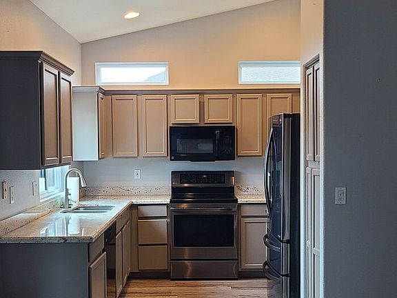 4th image of 17407 N Larkspur Ln