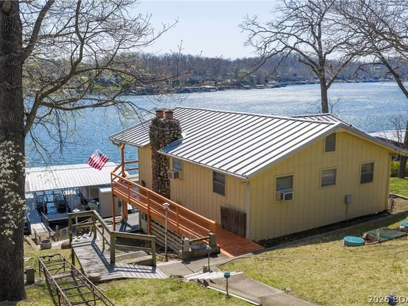 1054 Indian Hill Rd, Sunrise Beach, MO 65079