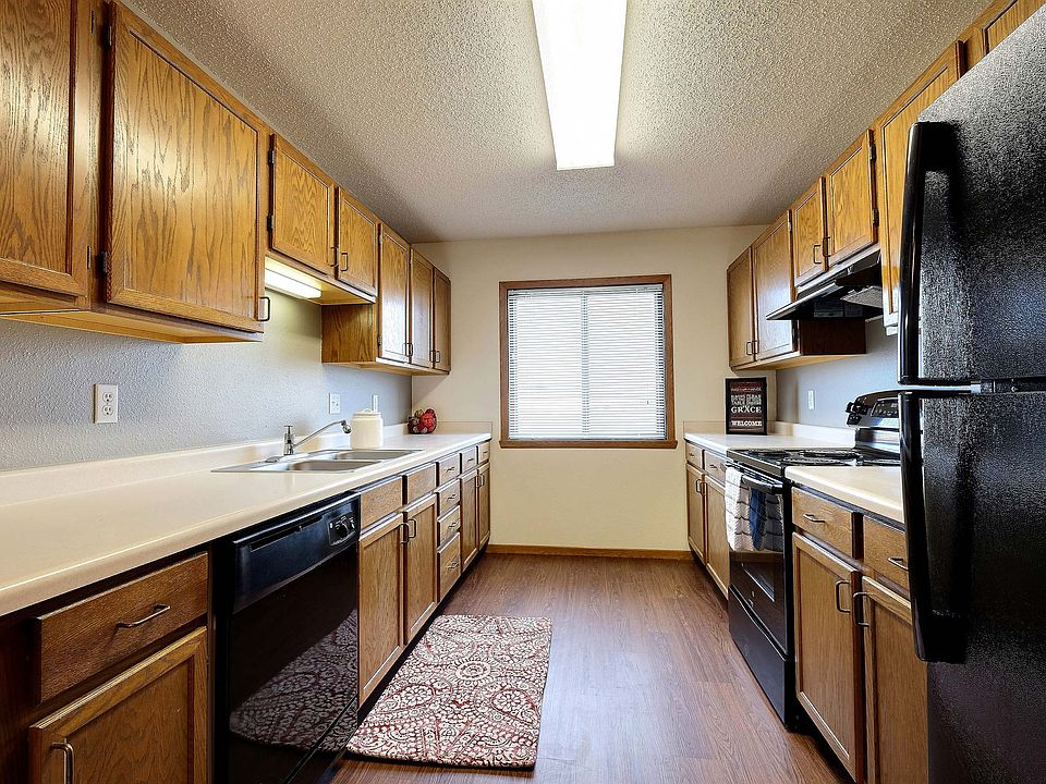 Fargo, ND Somerset Apartments | Kitchen