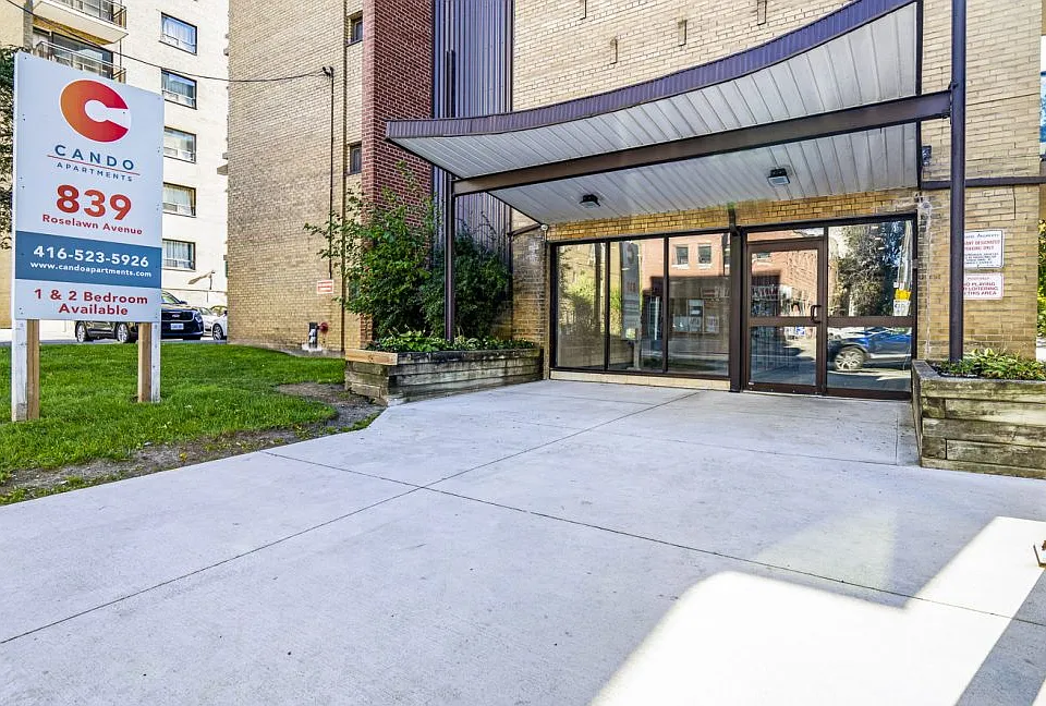 839 Roselawn Ave