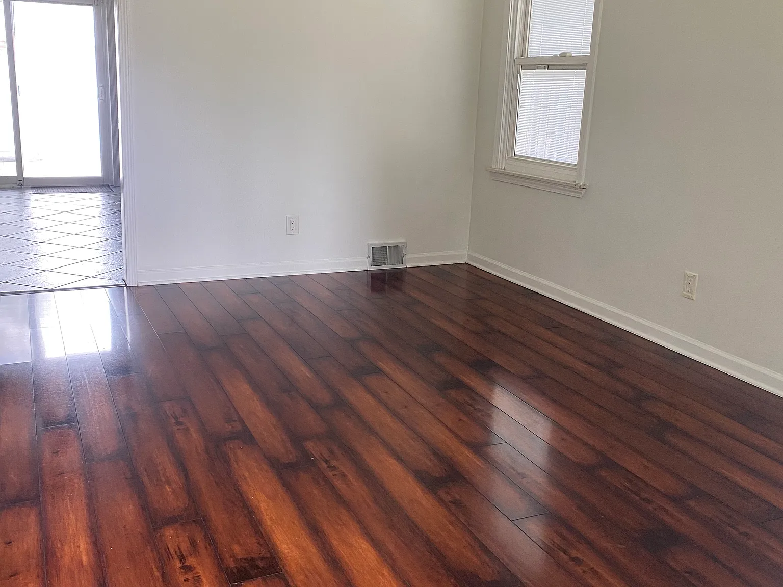 26113 Dartmouth St — Photo 4