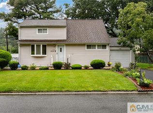 460 Warfield Rd, North Plainfield, NJ 07063