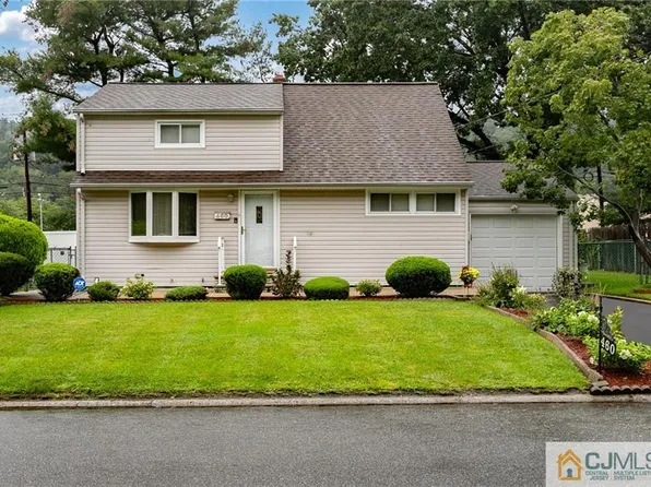 460 Warfield Rd, North Plainfield, NJ 07063