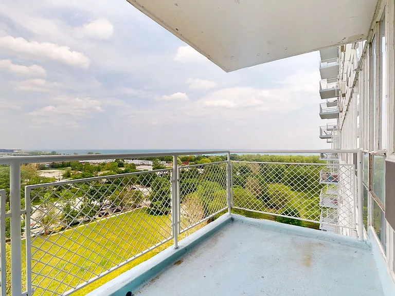 Lake Meadows Apartments — Photo 180