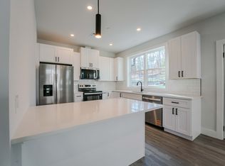 Marin Village, Brookfield, CT 06804