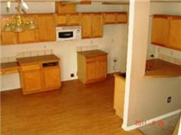 3rd image of 907&911 Cove Arm Cir