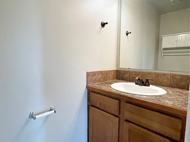 709 N Saddlebrook Way — Photo 30