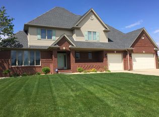 850 Apsley Ct, Monroe, MI 48161