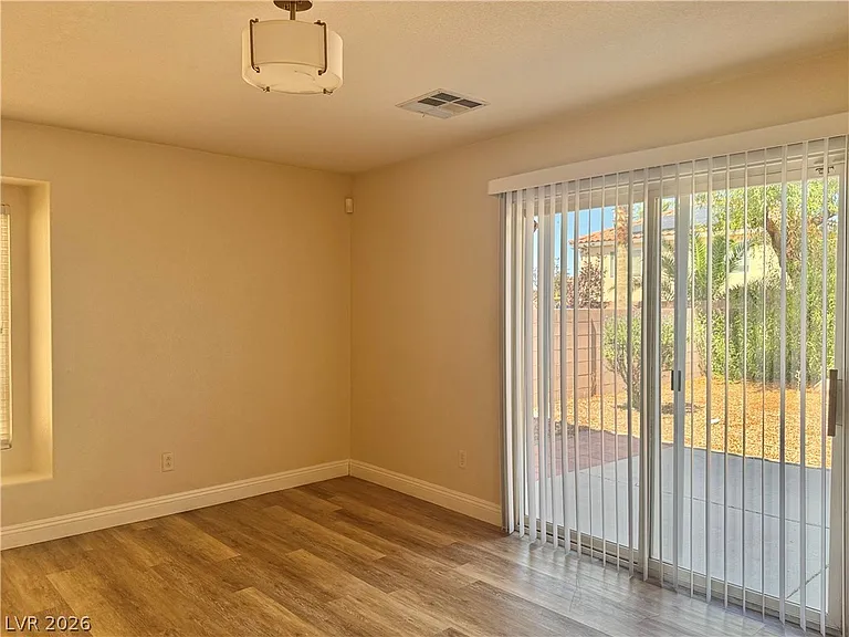 7512 Jacaranda Leaf St — Photo 9