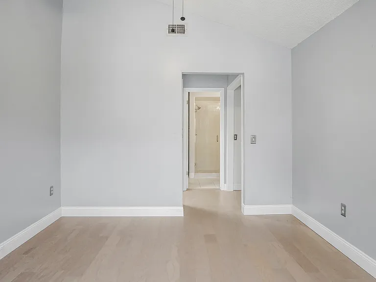 537 Sun Ridge Pl #201 — Photo 13