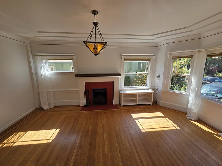2722 Russell St #2720 — Photo 5