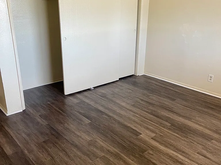 1451 W 105th St #6 — Photo 15