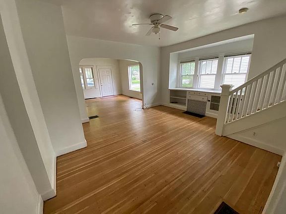 3rd image of 4638 Cornelius Ave